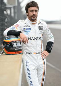 Fernando Alonso pozira With Credit Card Online