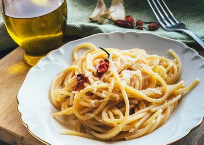 Pasta i maslinovo ulje Sale Best Sale