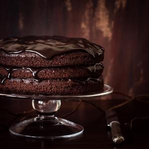 Torte stakleni stalak Amazon Footaction