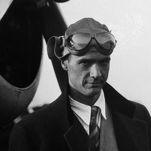 Howard Hughes u odelu Cheap Sale Online
