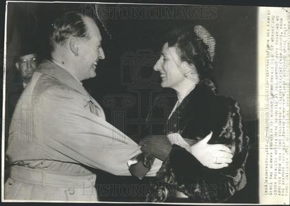 1940 Press Photo Royal Family of Norway Reunited In America Cheap Sale Online Online