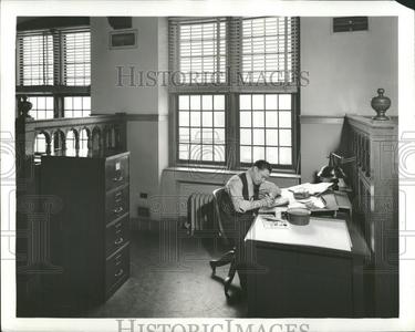 1940 Press Photo Ernest Bigler Detroit News Artist Popular