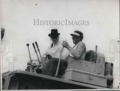 1940 Press Photo Worker in New Zealand Discount Cheapest Pice