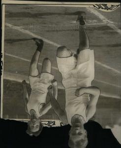 1939 Press Photo Society Boys Running In Race Cheap Sale Inexpensive