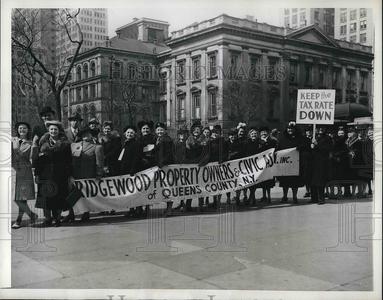 1943 Press Photo New York City Taxes Protestors Buy Cheap Browse