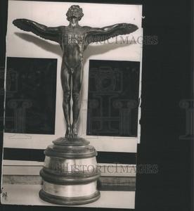 1936 Press Photo John Lendrum Mitchell Trophocs America Free Shipping Online