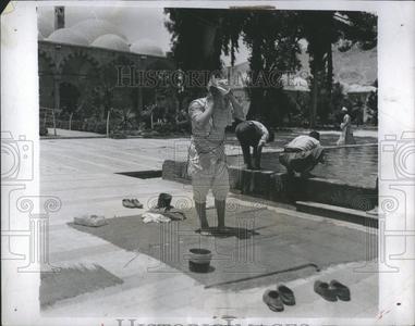 1935 Press Photo Mohammedans practice religious rites Clearance Best Seller