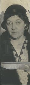 1934 Press Photo Mrs. Grace Lario Questioned Again Low Shipping Fee Online