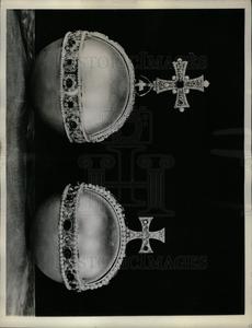 1937 Press Photo King George VI & Queen Elizabeth Orbs Low Cost