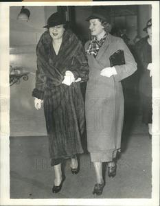 1934PressPhoto Mrs.Gloria M.Vanderbelt in Supreme Court Perfect Cheap Pice