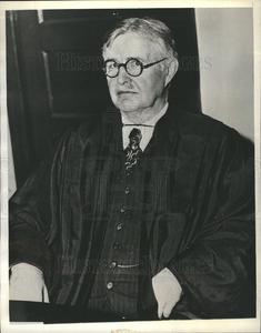 1935 Press Photo Justice Thomas W. Trehchard presiding Footlocker For Sale