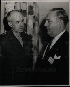 1946 Press Photo General Omar Bradley & William Comer Best Wholesale