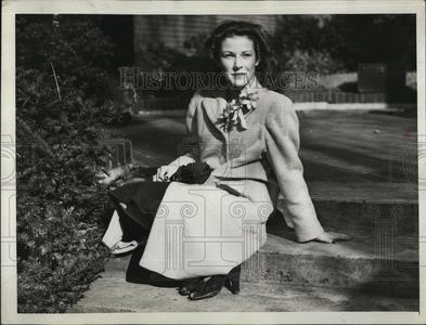 1945 Press Photo Boston debutante, Priscilla Stuart Buy Cheap Fashion Style