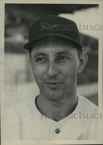 1947 Press Photo Ed Lukon, Cincinnati Reds Baseball The Cheapest For Sale