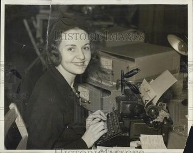 1948 Press Photo Mrs A.B. Casson,volunteer worker Exclusive Online
