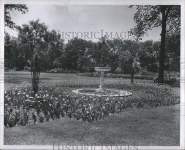1948 Press Photo Detroit Garden Pilgrimage Ruth Mosher Buy Cheap Clearance