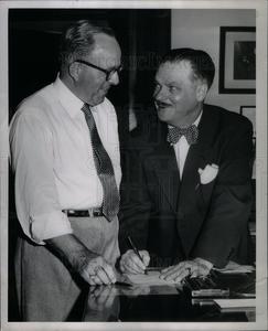 1951 Press Photo Thomas Leadbetter, Joseph O'Connor Outlet Classic