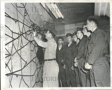 1952 Press Photo Map Korean Conflict Richard Dicker Finishline Sale Online
