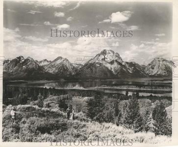 1952 Press Photo Mount Moran in Grand Teton National Park in Wyoming Manchester Great Sale Online