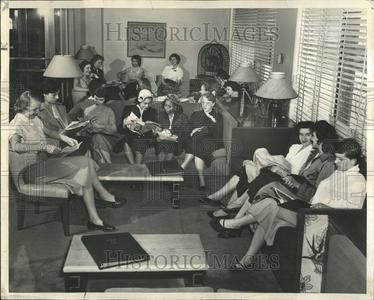 1952 Press Photo Telephone Co. Job Interview Discount Footlocker Pictures
