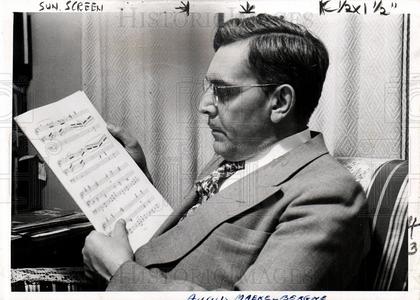 1953 Press Photo August Maekeleberghe music notes Sale Clearance