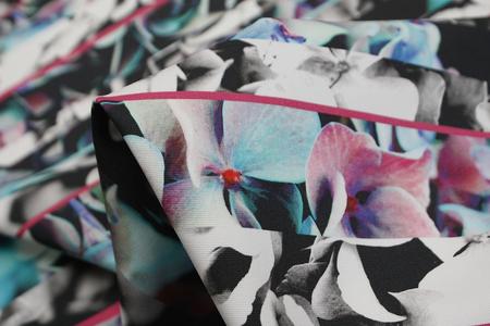 Split Image Wholesale Pice