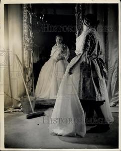 1954 Press Photo ''Mrs. Mopp'' has a dream Very Cheap Cheap Online