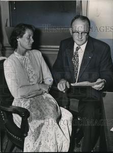 1954 Press Photo Susan Hayes questioned about murder Cheap Sale Professional