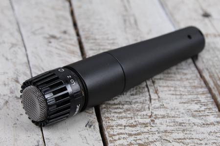 Shure SM57 Dynamic Microphone w Cardioid Pickup Pattern Vocal & Instrument Mic Amazon Sale Online