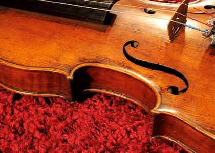 Violine na crvenom tepihu Discounts
