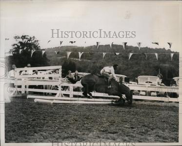 1939 Press Photo Ghandi & rider Ed Daniels at Linville NC jumping show Clearance New Arrival