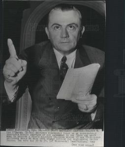 1942 Press Photo Senator Lee O'Daniel Gestured Clearance Cost
