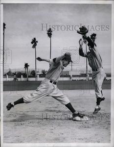 1940 Press Photo Pitcher Pete Mitchell Ben McCoy Philadelphia Athletics Discount