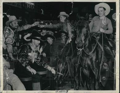 1939 Press Photo Mary Osborne & Ray Thiebault Prepare To Ride Sale Online Shop