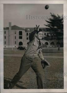 1941 Press Photo Joe Walsh, pitcher for Boston Red Sox - nea08059 Sale Cheap Online