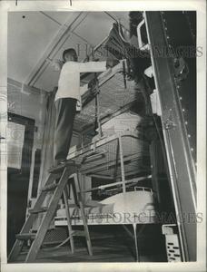 1943 Press Photo New Sleeping Quarters For Soldiers Free Shipping Discounts