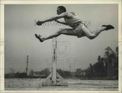 1932 Press Photo Jimmy Mecks, US Olympic Hurdle Prospect - sbs04003 Sale View