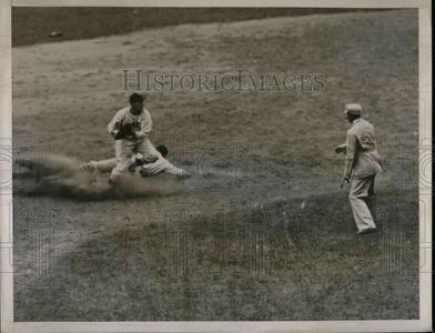 1935 Press Photo New York Giants Gus Mancuso Out In Dodgers Game Sale Fashion