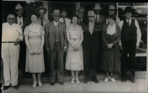1937 Press Photo F E Mollin Denver Rustlers Beware Cheap Best Sale