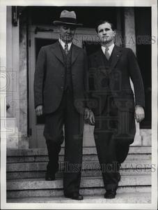 1934 Press Photo Judson Doke charged for murder with sheriff James Monroe. Clearance Nicekicks