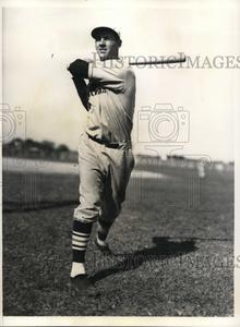 1935 Press Photo Rookie outfielder John Winsett at St Louis Cardinals Camp Sale Good Selling