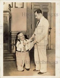 1933 Press Photo TX Treasurer Charley Lockhart and Harold Hoefgen meet in Austin Sale Visit