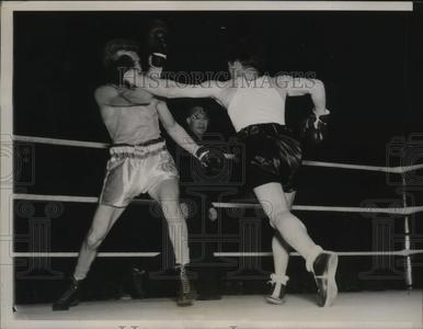 1938 Press Photo Boxer Frankie Kainrath hit by Ulderico Sergo in Chicago fight Buy Cheap Fashion Style