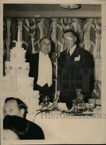 1937 Press Photo Albert Goldman Postmaster of NY & Floyd Gibbons correspondent Wiki Cheap Pice