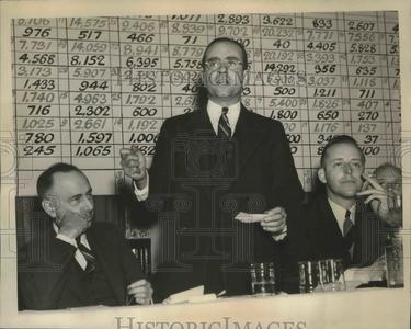 1936 Press Photo Rudy D. Matthews says the Community Fund donations, Milwaukee Cheap Low Pice Fee Shipping
