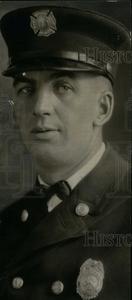 1928 Press Photo Lieutenant L.T. Lane Fireman Detroit Quality Free Shipping For Sale