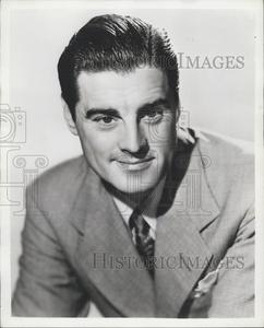1945 Press Photo Singer Phil Regan Free Shipping Low Shipping
