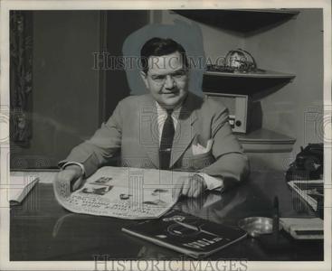 1947 Press Photo Andrew Hertel, Promotion Manger of Milwaukee Sentinel Manchester Great Sale Cheap Pice