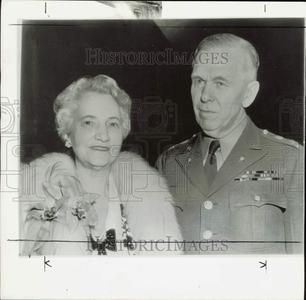 1947 Press Photo State Secretary George Marshall & wife at dinner in Washington Free Shipping Outlet Store