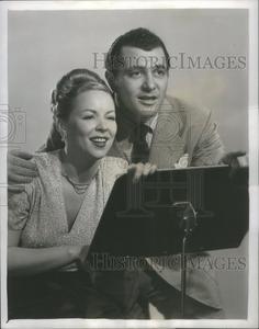 1947 Press Photo Evelyn Knight Tony Martin show- RSA71301 Largest Supplier For Sale